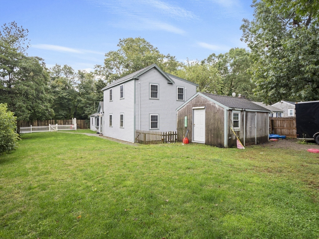 33 Lake Rd