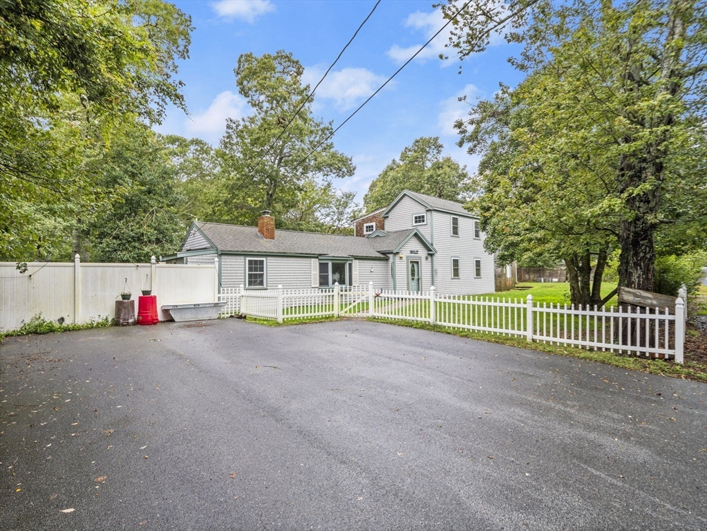 33 Lake Rd