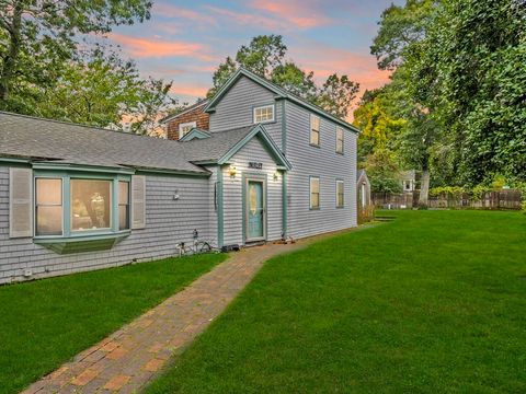 33 Lake Rd Yarmouth MA 02673