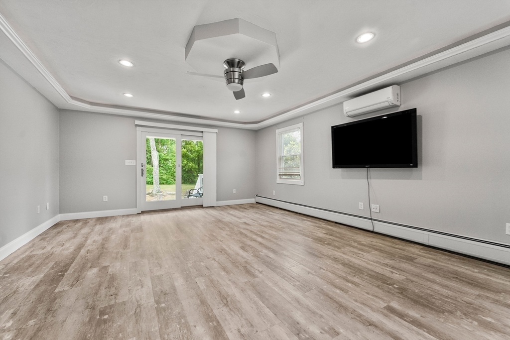15 Chunis Ave