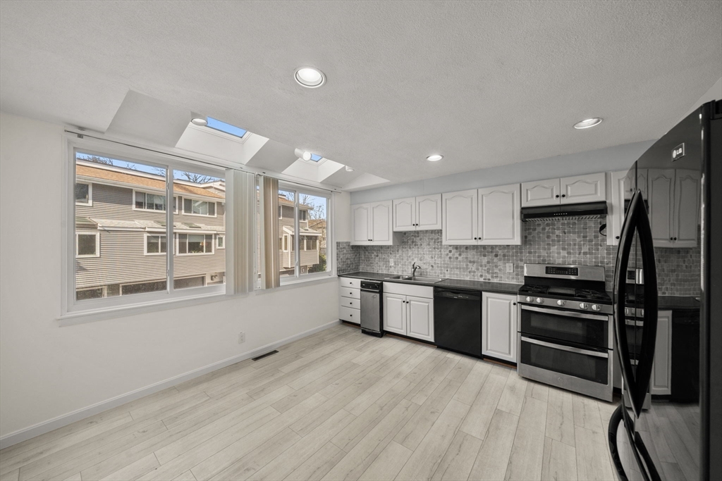 255 North Rd 10
