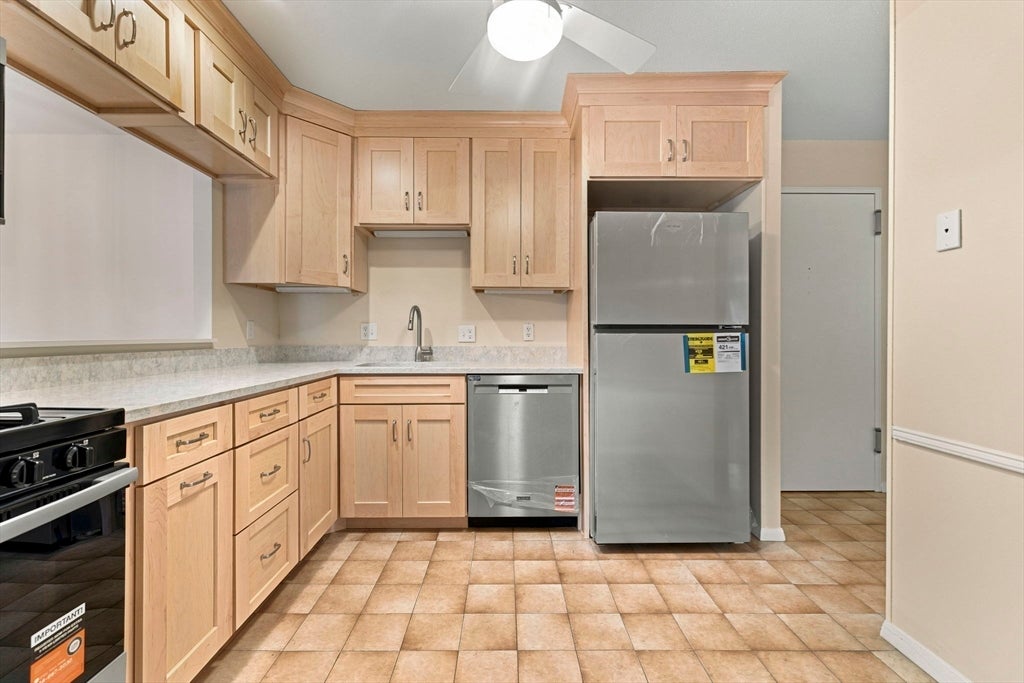 147 Sylvan St #12A, Danvers, MA Photo #5