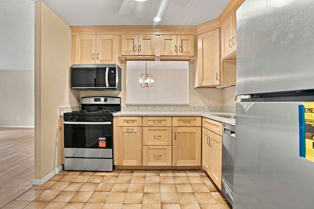 147 Sylvan St #12A, Danvers, MA Photo #6