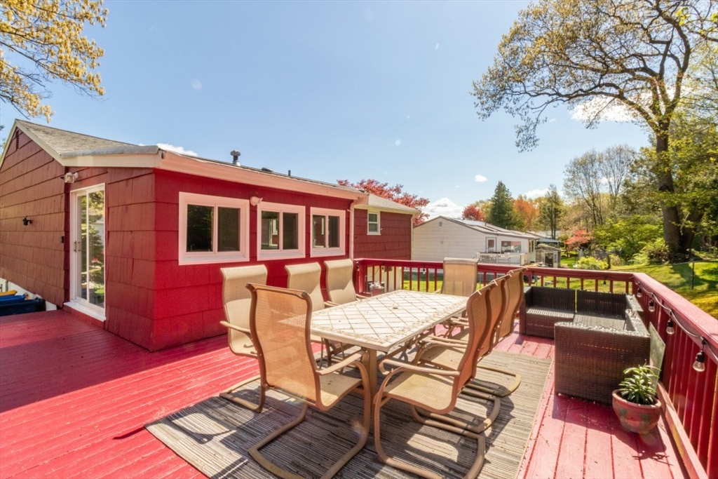 89 Fernandez Cir, Randolph, MA Photo #9
