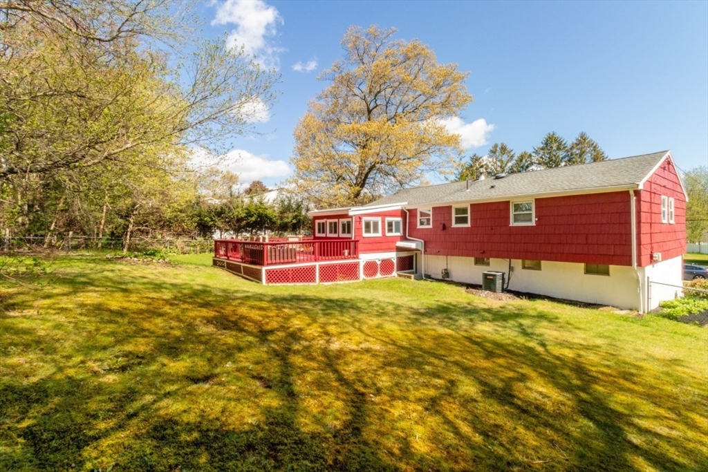 89 Fernandez Cir, Randolph, MA Photo #13