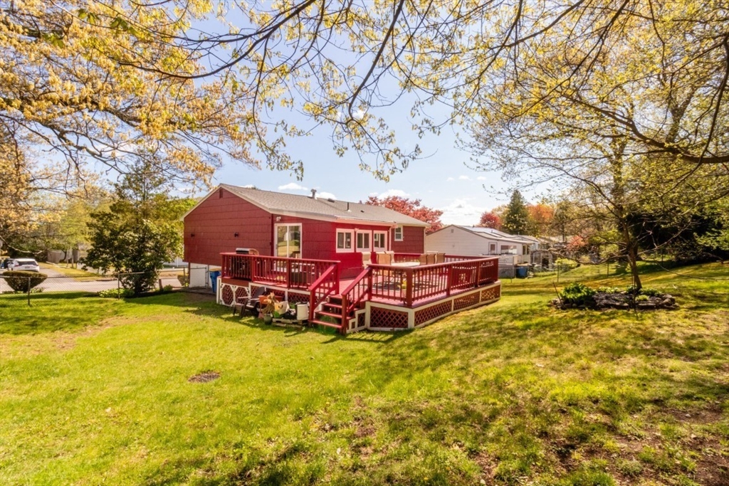 89 Fernandez Cir, Randolph, MA Photo #12