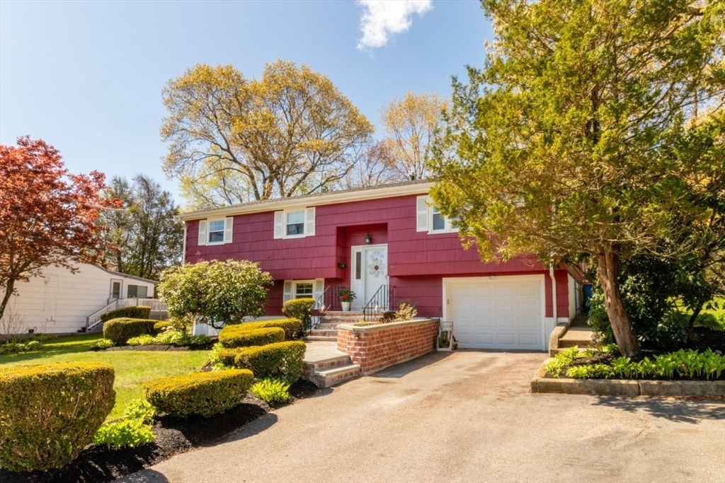 89 Fernandez Cir, Randolph, MA Photo #26