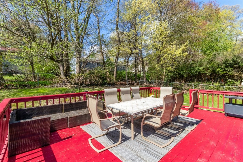 89 Fernandez Cir, Randolph, MA Photo #11