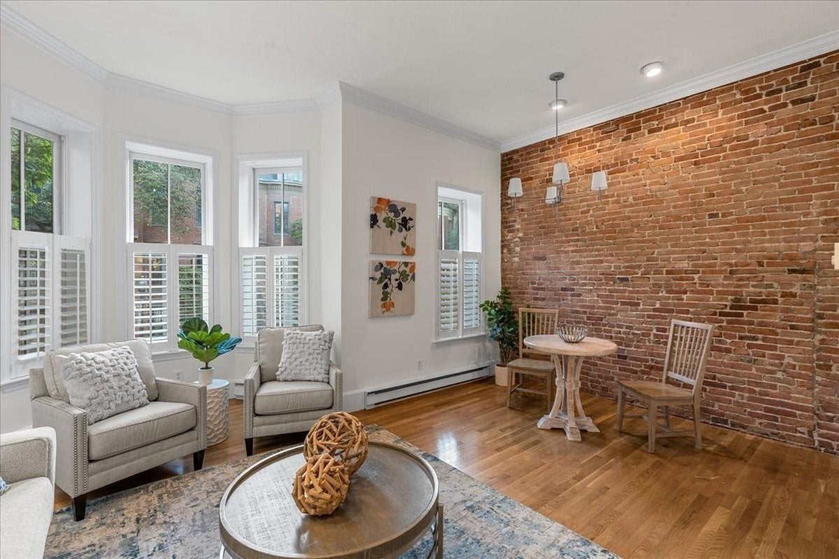 215 W Canton St 2