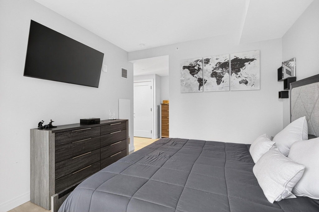 133 Seaport Blvd 1517