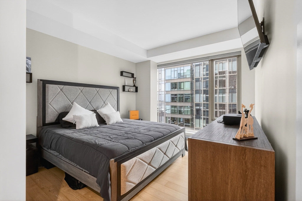 133 Seaport Blvd 1517