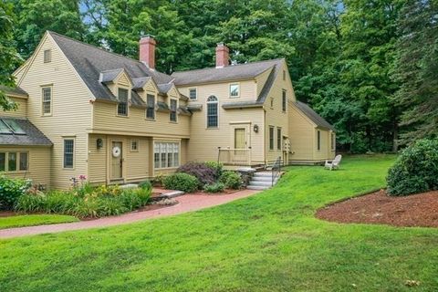 18 Wintergreen Ct 18 Lunenburg MA 01462