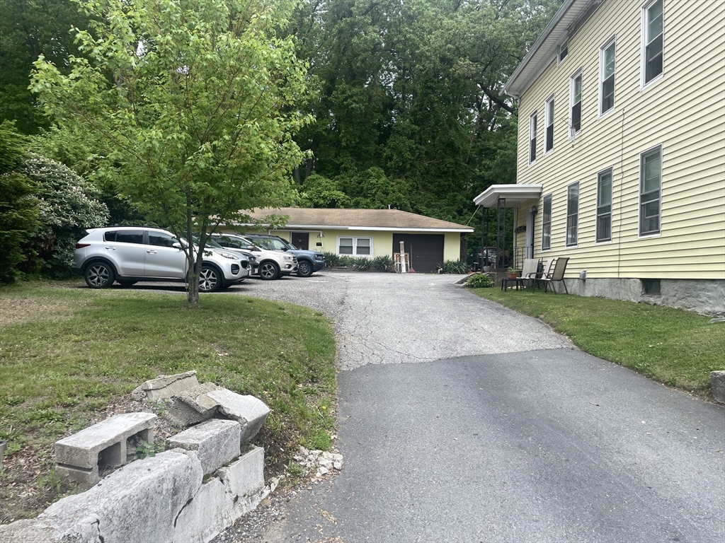 28 Main St