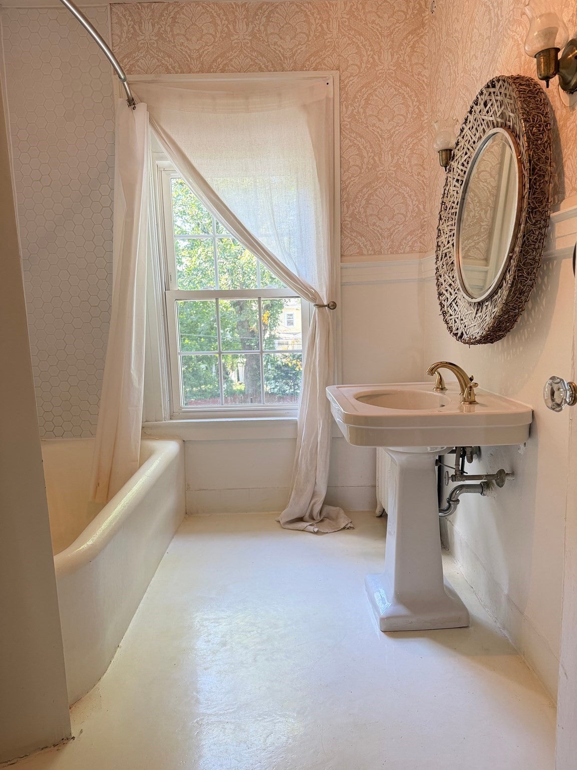186 Buckingham St, Springfield, MA Photo #18