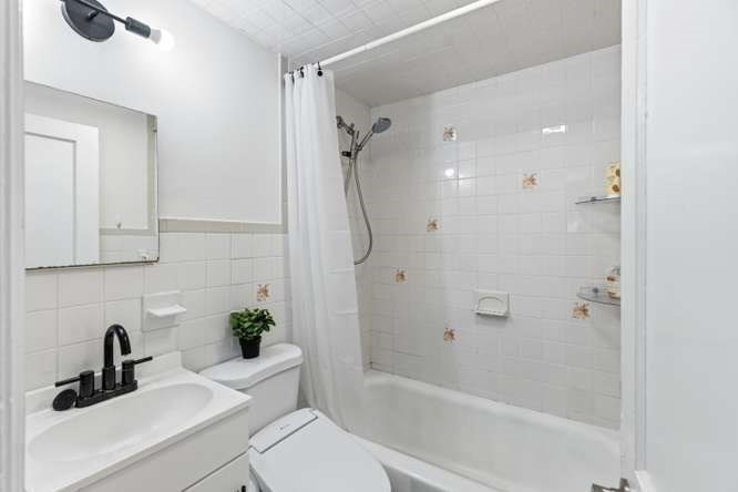 567 Poplar St, Boston, MA Photo #23