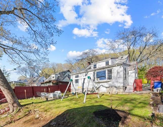 567 Poplar St, Boston, MA Photo #32