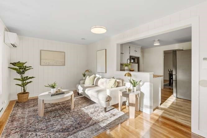 567 Poplar St, Boston, MA Photo #16