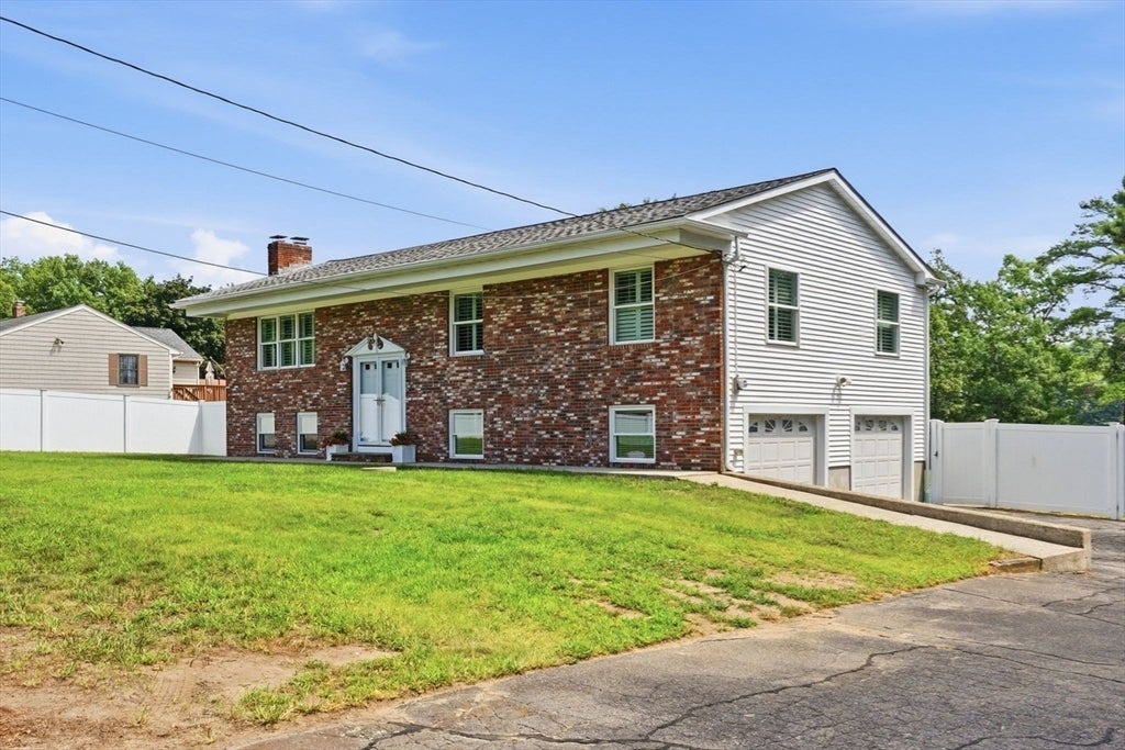 1566 Victory Hwy, North Smithfield, RI, 1566 Victory Hwy, North Smithfield, RI Photo #8