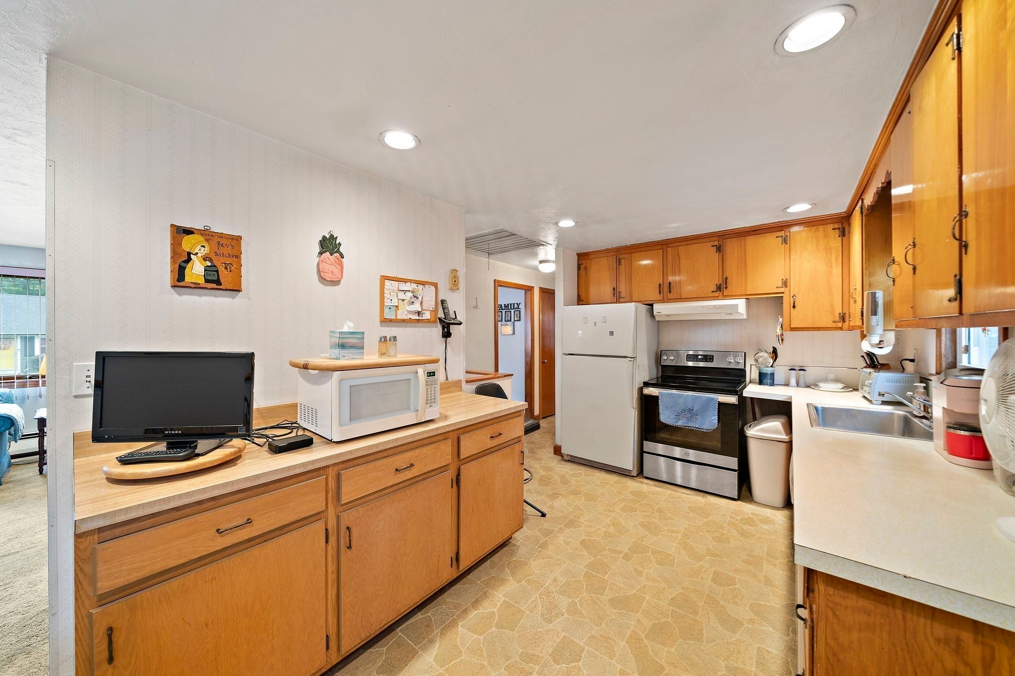 14 Gerald Avenue, Randolph, MA, 14 Gerald Avenue, Randolph, MA Photo #4