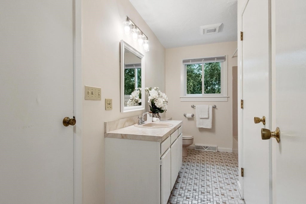1 Heather Hill Road, Acton, MA, 1 Heather Hill Road, Acton, MA Photo #12