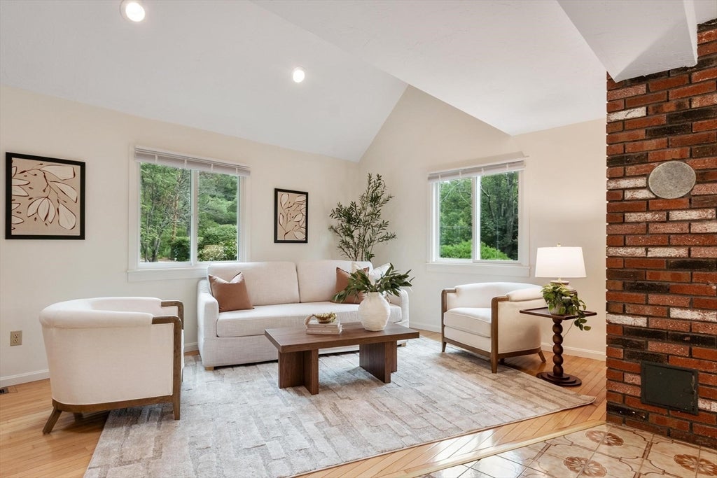 1 Heather Hill Road, Acton, MA, 1 Heather Hill Road, Acton, MA Photo #4