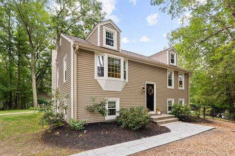 25 Graham Hill Dr Hanover MA 02339