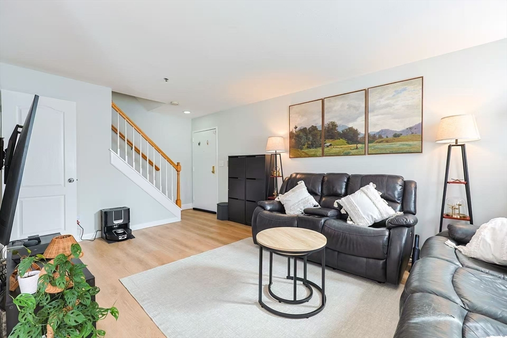 200 Falls Blvd #I301