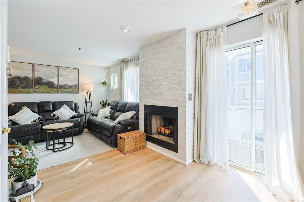 200 Falls Blvd #I301