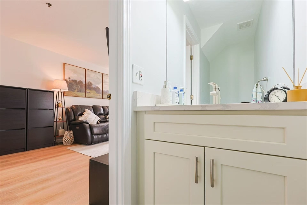 200 Falls Blvd #I301