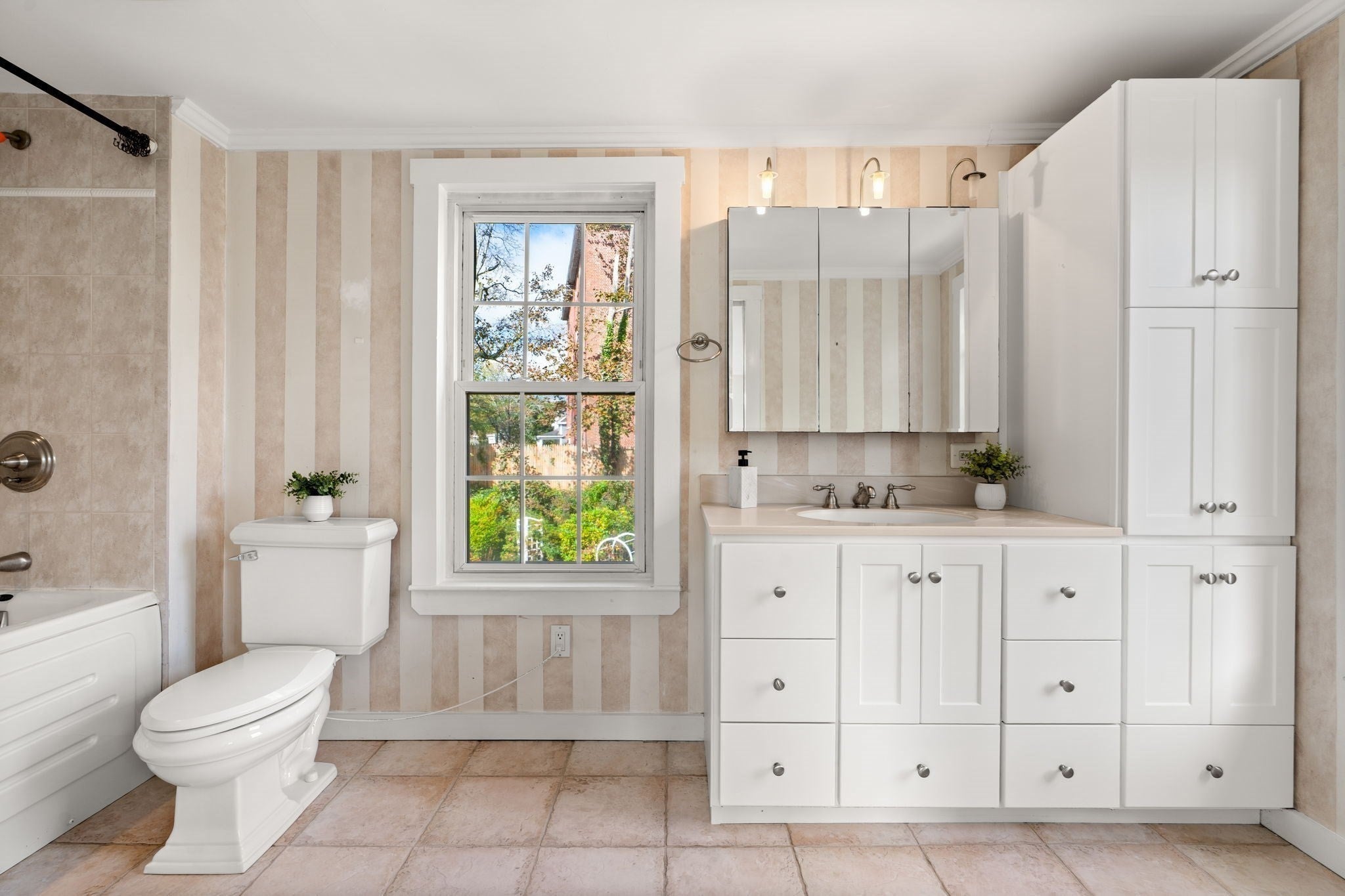 45 Prospect St #2, Marblehead, MA Photo #15