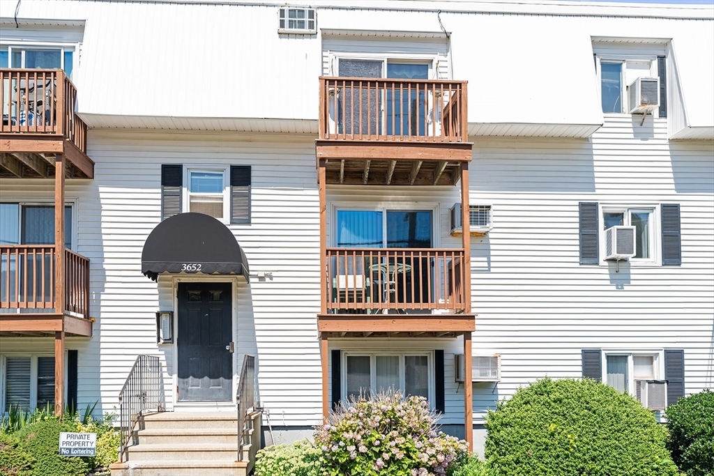 3652 N Main St 10