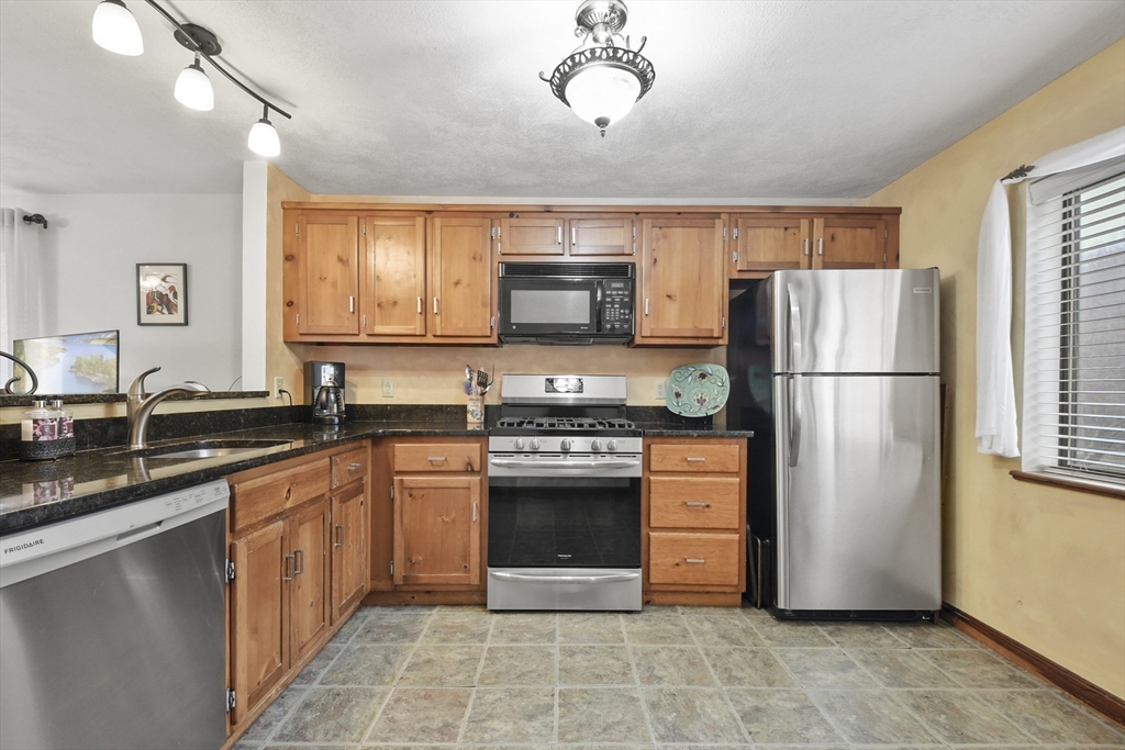 8 Danforth Ct 8
