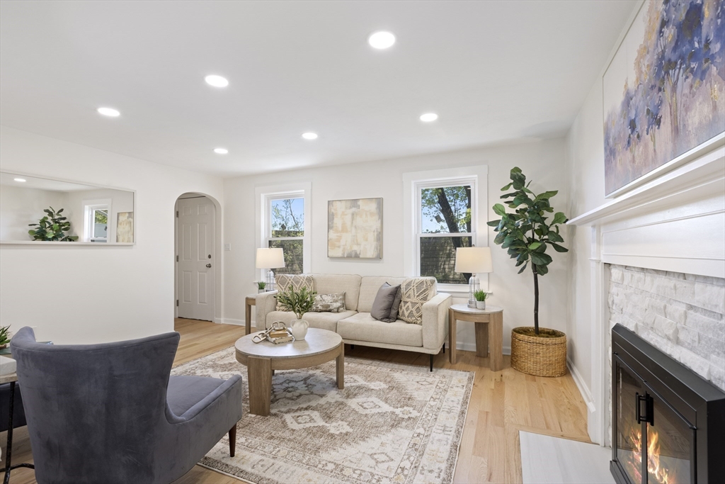 23 Cheney St