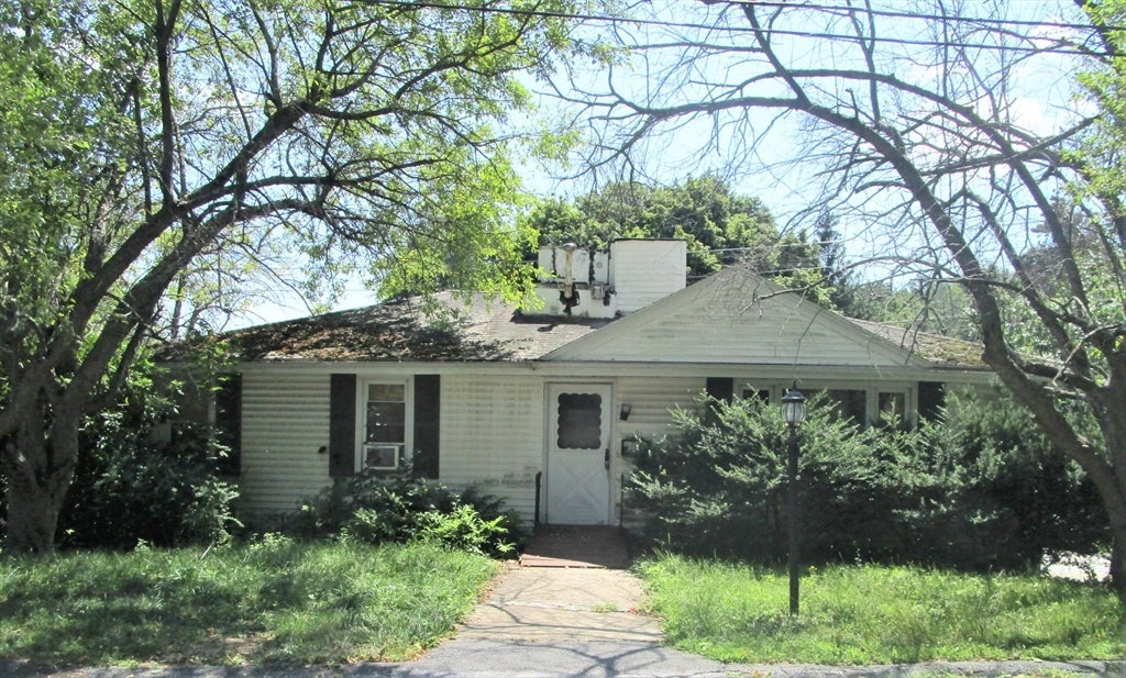 21 Baxter St, Worcester, MA Photo #3