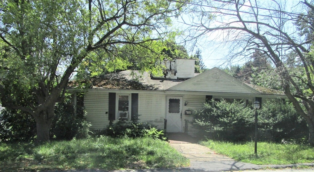 Photo of 21 Baxter St, Worcester, MA