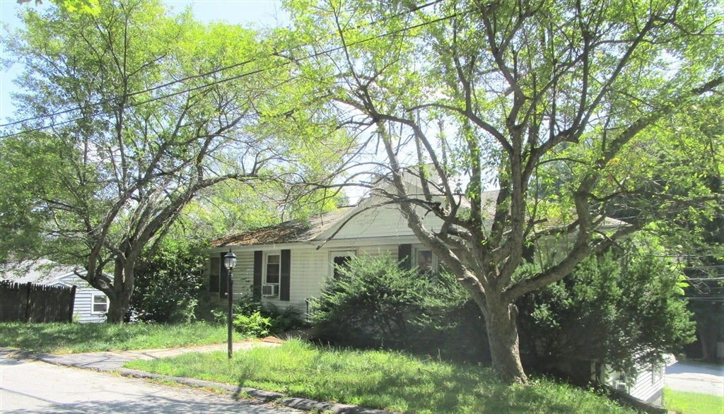 21 Baxter St, Worcester, MA Photo #2