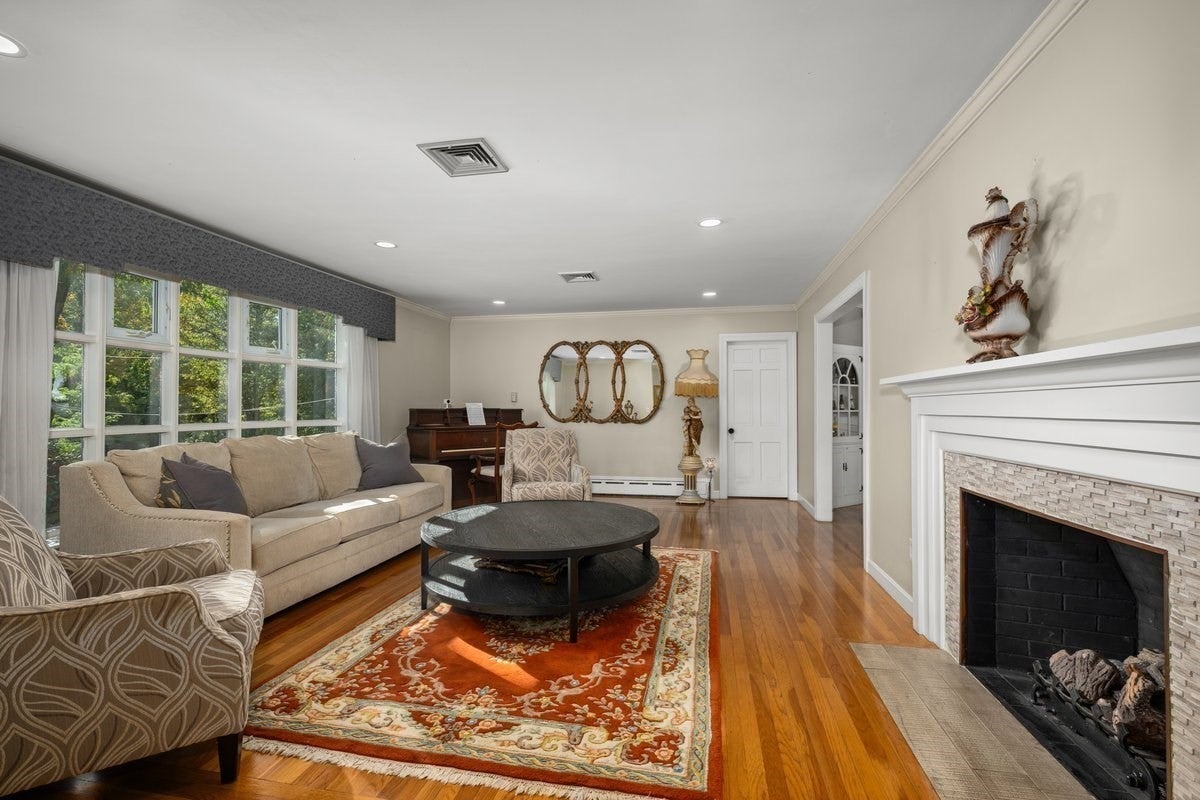 15 Juniper Rd, Fitchburg, MA, 15 Juniper Rd, Fitchburg, MA Photo #9