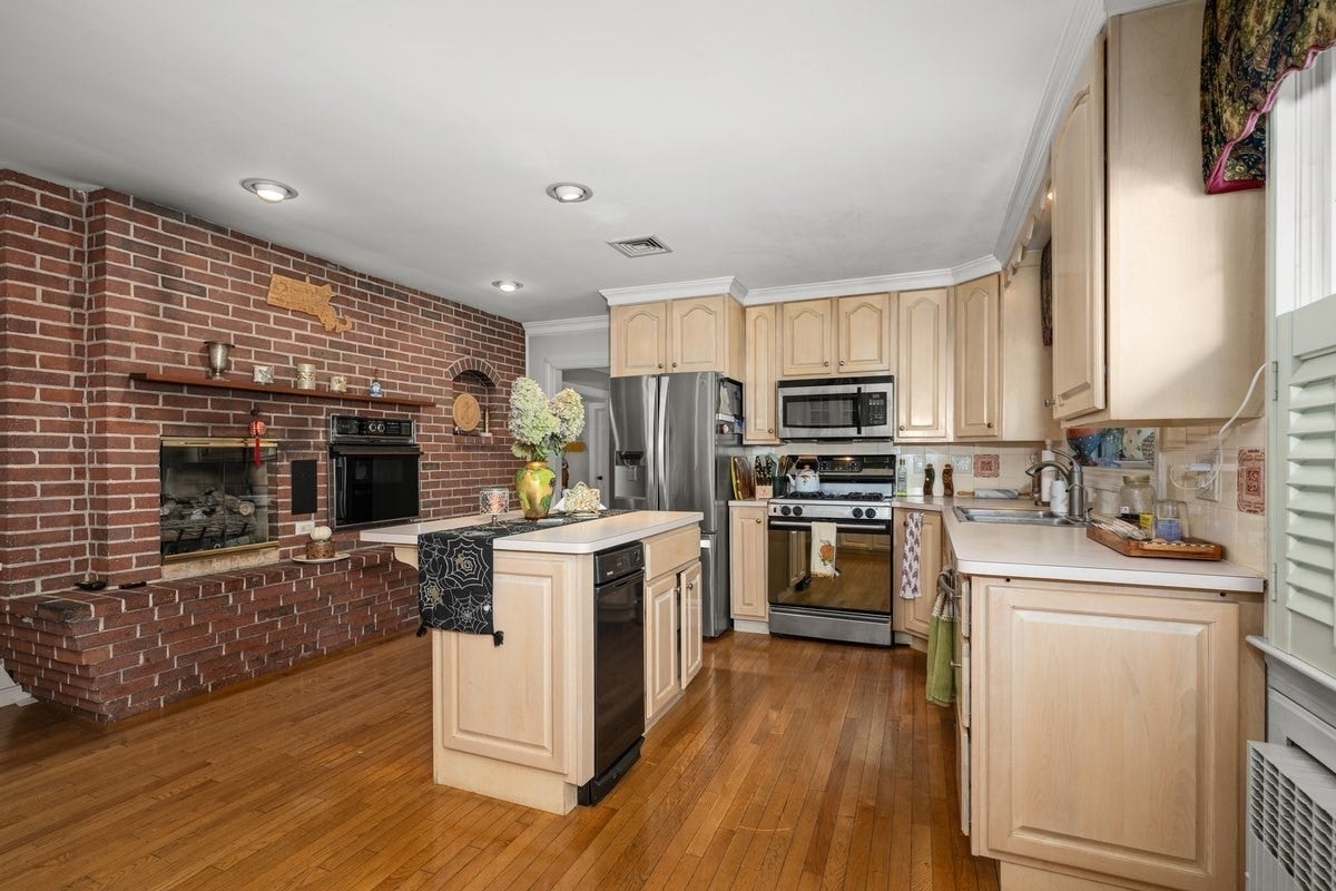 15 Juniper Rd, Fitchburg, MA, 15 Juniper Rd, Fitchburg, MA Photo #3