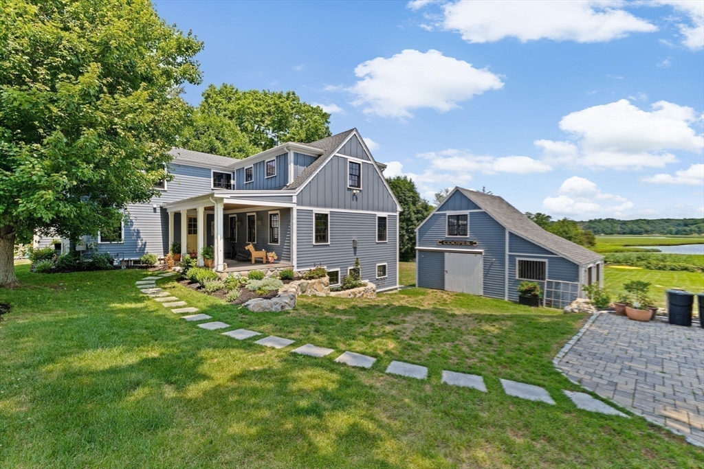 392 S Main St