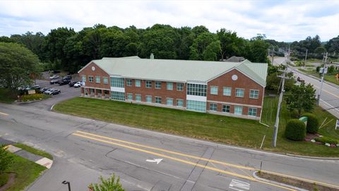 10 Riverside Dr Lakeville MA 02347