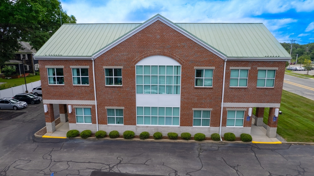 10 Riverside Dr