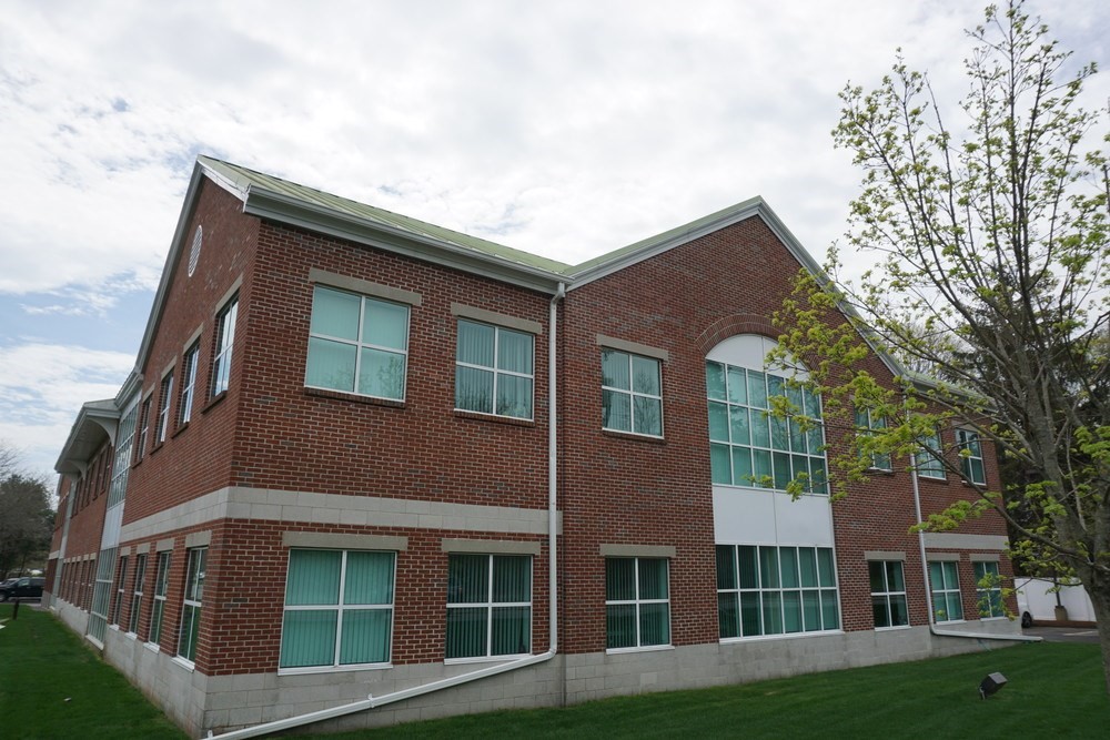 10 Riverside Dr