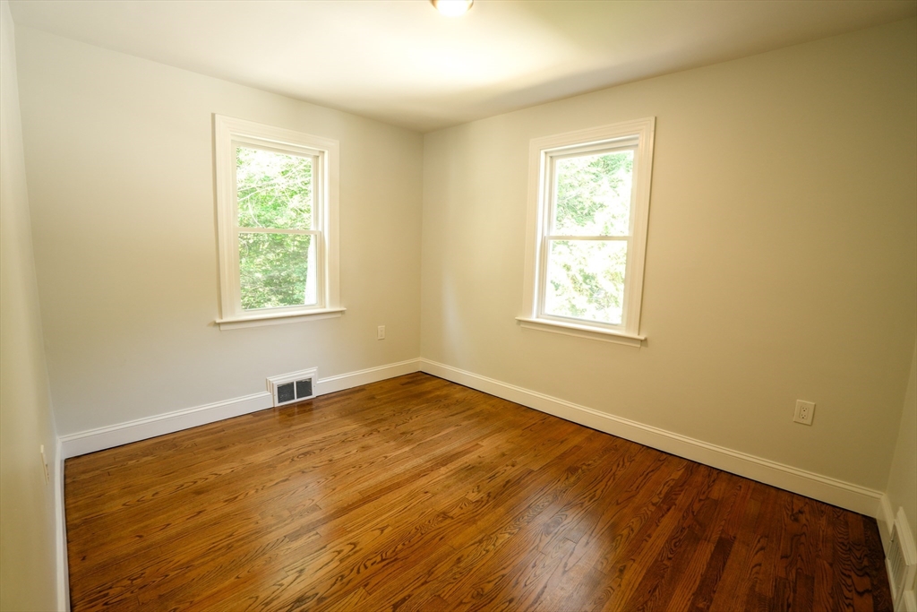 Lancaster, Massachusetts 01523, United States, 3 Bedrooms Bedrooms, ,2 BathroomsBathrooms,Residential,Active,187723