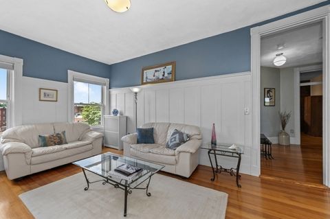 Photo of 14 Linden St #8, Brookline, MA 02445 (MLS # 73489007)