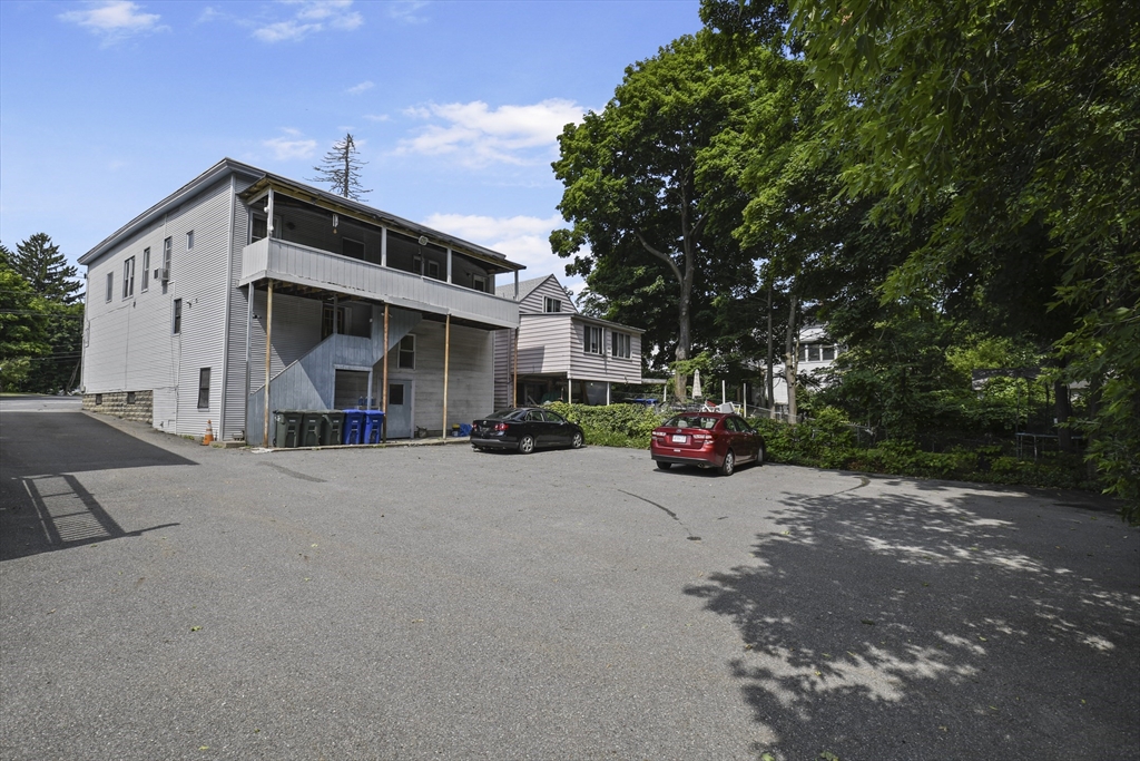 181 West St