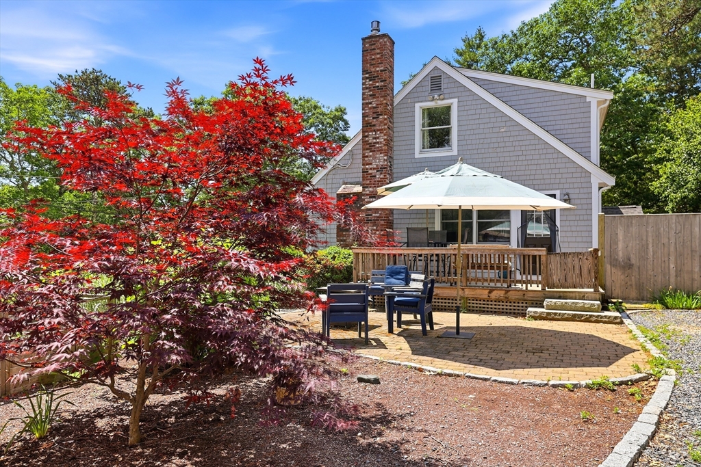 197 Monomoscoy Rd