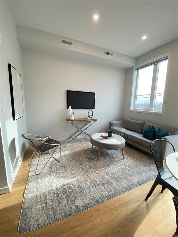 385 Pleasant St #7, Watertown, MA Photo #7