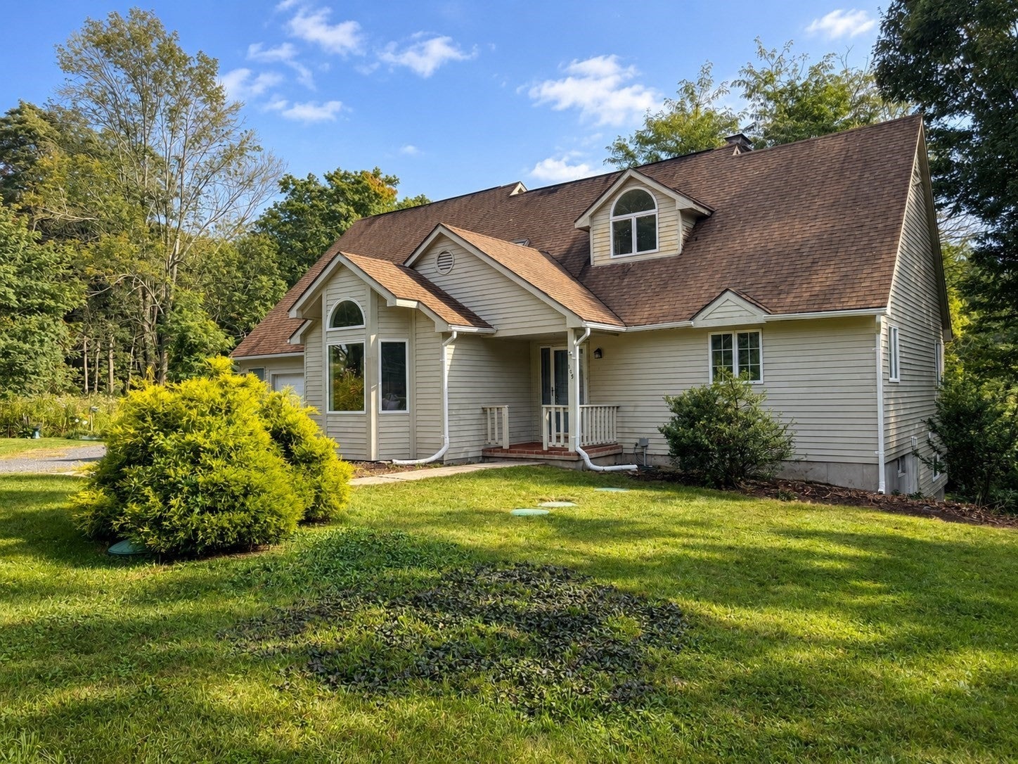 Photo of 105-107 North Valley Rd, Pelham, MA