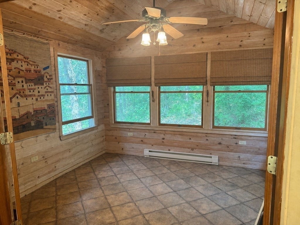 11 Bayberry Ln