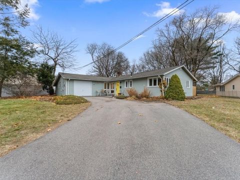 Photo of 15 Rosslare Rd, Framingham, MA 01701 (MLS # 73461753)